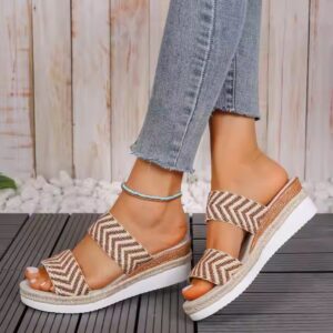 French flat bottomed plus size one word slippers - Image 4