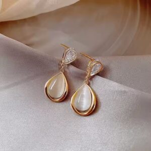 Drip Shape Luxury Designed Earring - Image 3