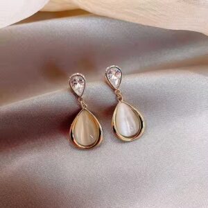 Drip Shape Luxury Designed Earring - Image 5