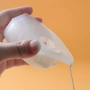 Factory Price Leakproof Reusable Milk Collector BPA Free Manual Soft Suction wearable Ladybug Silicone Milk Collector - Image 4