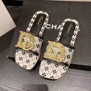 Stylish Beach Metal Buckle Women Lady Shoes Slippers Flat Sandals For Women And Ladies - Image 7
