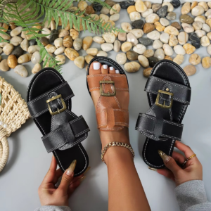Flat bottomed casual slippers for women 2025 new flat belt buckle comfortable PU large size set foot beach sandals - Image 2