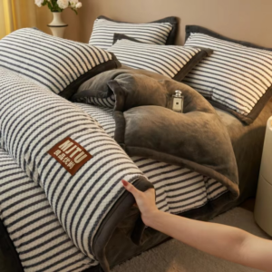 Winter quilts milk fleece cotton bedding thickened blanket warm dormitory single double quilt core super warm thick comforter - Image 6