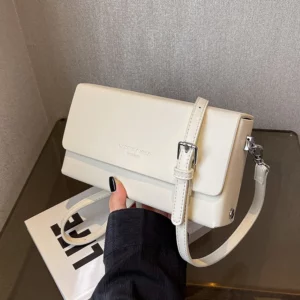 High-end Red Bags For 2024 New Trendy Letter Women's One Shoulder Crossbody Bag Pop Versatile Retro Commuting Small Square Pack - Image 2
