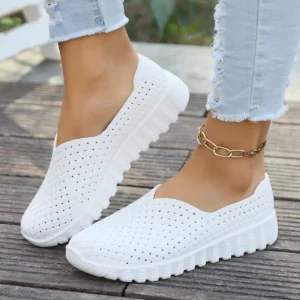 2024 Flat Light Fashion Woven Women's Shoes Large Size Soft Sole Mother Leisure Hollow Out Cloth Shoes Sports Shoes - Image 4