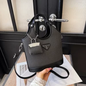Elegant Vintage Leather Crossbody Bag For Women Minimalist Luxury Designer Handbag With Letter Logo Chic Casual Style - Image 4
