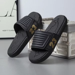 Summer Men's Sandals Fashionable Casual Beach Holiday Slippers Men's Lightweight Shoes New Outdoor Comfortable Casual Sandals - Image 1