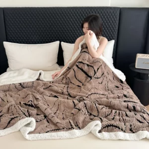 Leaf Jacquard Taffeta Flannel Double-Layer Blanket Multi Functional Leisure Blanket for Office Sofa Soft and Warm Bed Decoration - Image 2
